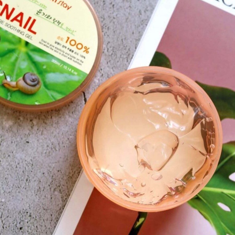 Farmstay Moisture Soothing Gel Snail